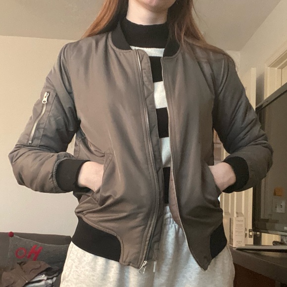 💸 Muted Olive Bomber Jacket - Picture 1 of 11